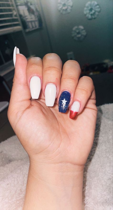 Great for any time in the summer, for the fourth of july, texas independence day, simple but fun. Easy to add on additional designs or change of colors. Texas Flag Nails, Texas Nails Designs, Nail 4th Of July, Summertime Nails, Texas Independence Day, 4th Of July Nail, Texas Nails, Flag Nails, Fourth Of July Nails