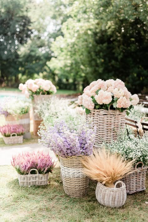 Flowers In Baskets, Pastel Inspiration, Funny Vine, Secret Garden Parties, Garden Wedding Dresses, Wildlife Garden, Secret Garden Wedding, Spring Wedding Ideas, Ceremony Inspiration