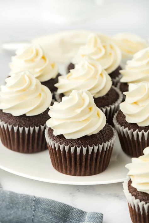 These are seriously Moist Chocolate Cupcakes that will melt in your mouth after every bite! Decadent, delicious, rich and so easy to make! Best Chocolate Cupcake Recipe, Best Chocolate Cupcake, Homemade Chocolate Cupcakes, Chocolate Cupcakes Recipe, Moist Chocolate Cupcakes, Chocolate Cupcake Recipe, Grandbaby Cakes, Best Chocolate Cupcakes, Cupcake Cream