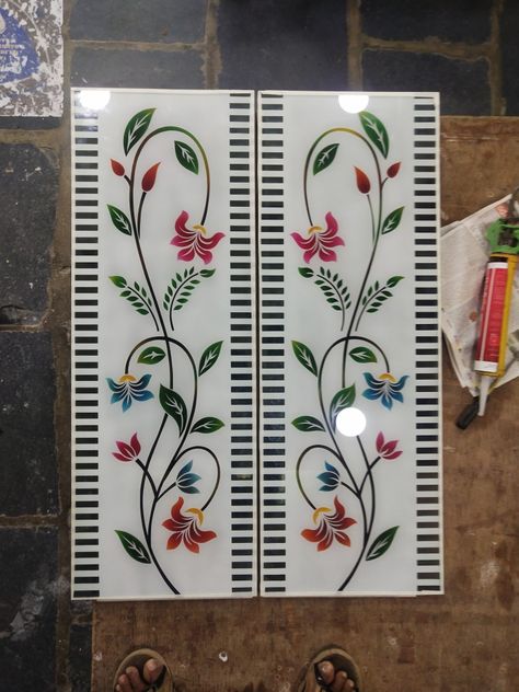 Daynig Tebal, Floral Illustration Vintage, Glass Drawing, Balcony Glass Design, Glass Etching Designs, Window Glass Design, Main Doors, Frosted Glass Design, Glass Painting Patterns