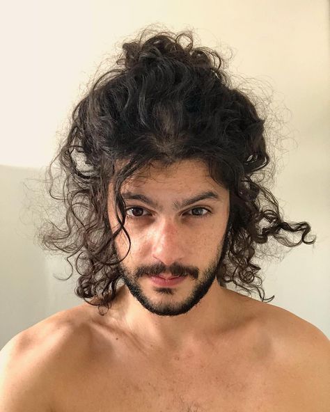 Bun Men, Long Curly Hair Men, Long Face Hairstyles, Corte De Cabelo Masculino, Long Faces, Curly Hair Men, Hair Bun, Hair Reference, Long Curly Hair