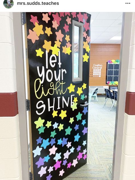 Preschool Door Decorations, Kindergarten Door, Class Door Decorations, Teacher Door Decorations, Kindergarten Decorations, Classroom Welcome, School Door Decorations, Kindergarten Classroom Decor, Preschool Classroom Decor