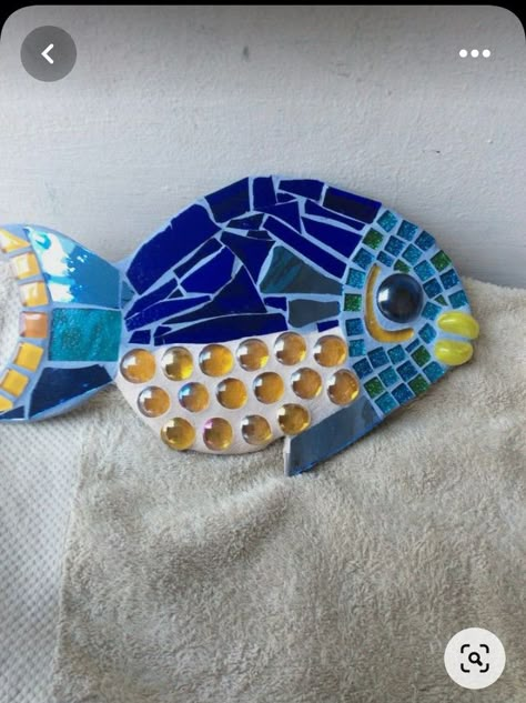 Beach Mosaic Ideas, Mosaic Sea Life, Beginner Mosaic, Mosaic Designs Pattern, Mosaic Workshop, Fish Mosaic, Animal Mosaic, Easy Mosaic, Pool Mosaic