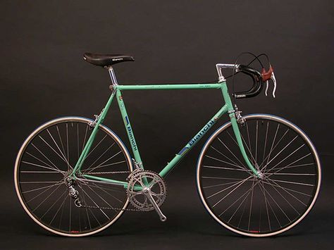 bianchi-super-leggera-specialissima-1 Bici Retro, Bianchi Bicycle, Bike Commuting, Classic Road Bike, Road Bike Vintage, Vintage Cycling, Velo Vintage, Steel Bike, Fixed Bike