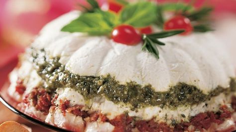 Make-ahead recipe! A buffet table becomes beautiful with lovely layers of cream cheese, pesto and sun-dried tomatoes. Cream Cheese Appetizer, Sundried Tomato Pesto, Pesto Dip, Torte Recipe, Tomato Dip, Sundried Tomato, Turnips, Tomato Pesto, Chowder Recipes