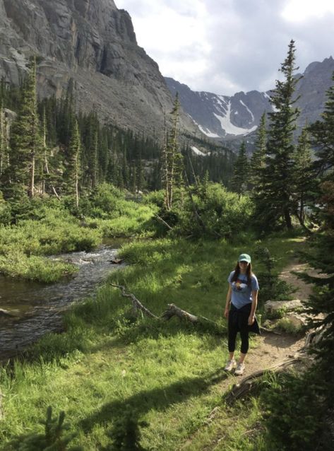 Day Hike Outfit, Hiking Aesthetic Outfit, Outfits Granola, Aesthetic Outfit Men, Hiking Outfit Ideas, What To Wear Hiking, Beach Waterfall, Guy Aesthetic, Nature Outfits