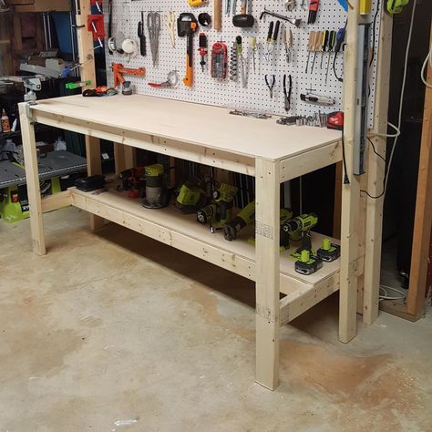 Workbench Garage, Garage Bench, Rack Velo, Wooden Work Bench, Workbench Height, Garage Workbench Plans, Diy Garage Work Bench, Garage Workbench, Building A Workbench