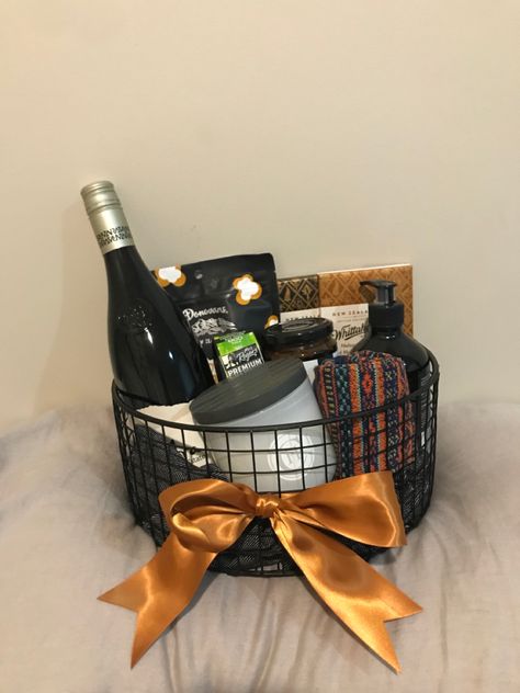 Winter Warmer gift hamper basket. Wine, mulled wine mix, candle, socks, chocolate, bath gel, curry paste and a chefs appro as the lining Chocolate Bath, Hamper Gift Basket, Basket Hamper, Chocolate Wine, Bath Gel, Hamper Basket, Mulled Wine, Curry Paste, Winter Warmers