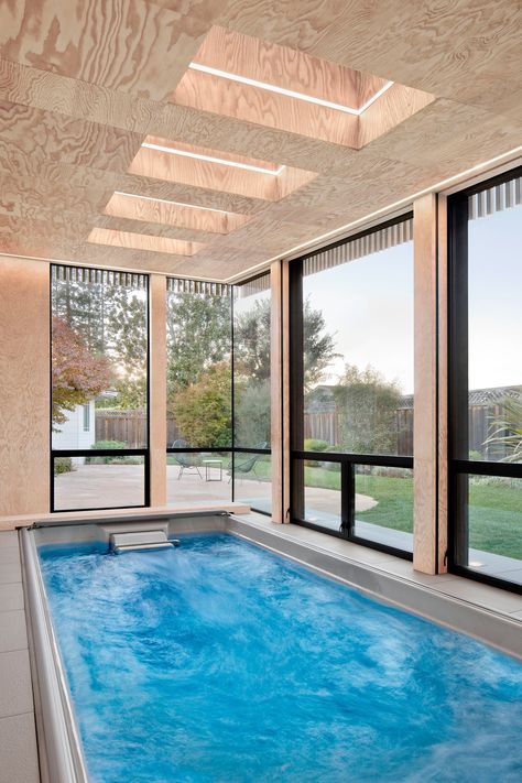 Framestudio uses cedar and plywood for Los Altos Poolhouse Swimming Pool Inside House, Indoor Lap Pool Home, Detached Indoor Pool, Indoor Pool With Gym, Pool Indoor, Large Indoor Swimming Pool, Small Indoor Pool, Deck Piscina, Indoor Pool House