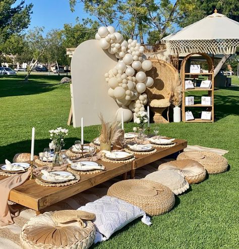 1 yr bday party • Instagram Boho Decorations Party, Birthday Decorations Picnic, Gold Picnic Decor, Baby Shower Picnic Ideas, Boho Bday Party Ideas, Neutral Picnic Setup, Luxury Picnic Setup Birthday, Picnic Baby Shower Ideas, Boho Picnic Party