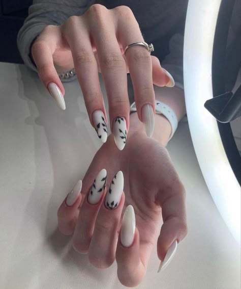 Prom Nail Designs, Milky Nails, Ombre Acrylic Nails, Black Nail, Dry Nails, Oval Nails, Crystal Nails, Prom Nails, Chic Nails