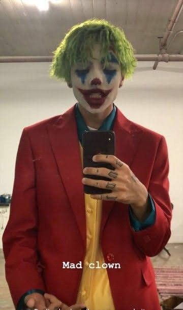 Clown Costume Men, Joker Outfit, Beautiful Halloween Makeup, Joker Halloween Costume, Halloween Makeup Clown, Clown Halloween Costumes, Wicked Costumes, Horror Halloween Costumes, Joker Halloween