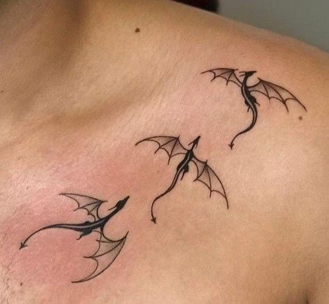 Dragon Collar Bone Tattoo, Dragon Tattoo Chest, Fingerprint Tattoos, Alas Tattoo, Small Dragon Tattoos, Simple Tattoos For Guys, Hand And Finger Tattoos, Dragon Tattoo For Women, Dragon Tattoos