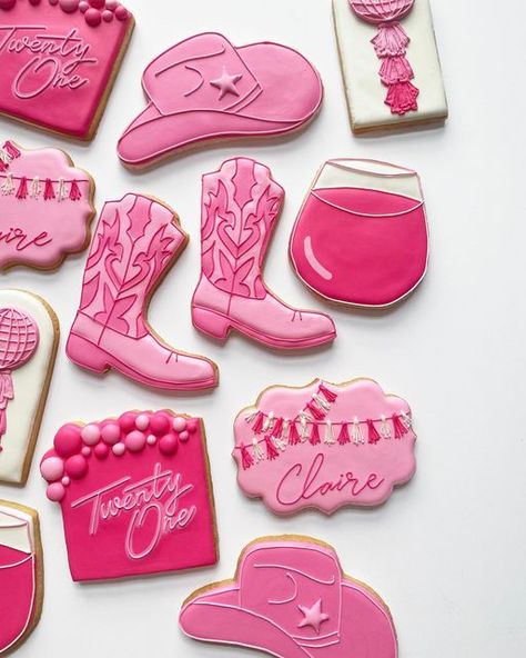 Nashville Cookies Decorated, Cowgirl Birthday Cookies Decorated, Cowgirl Cookies Birthday, Disco Cowgirl Cookies Birthday, Nashville Bachelorette Cookies, Pink Cowgirl Cookies, Cowboy Sweet 16, Last Rodeo Cookies, Dolly Parton Cookies Decorated