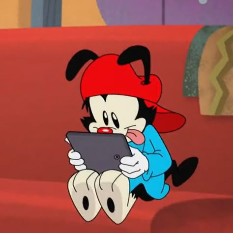 The Warner Siblings, Wakko Warner Pfp, Animaniacs Pfp, Animaniacs Characters, Wakko Warner, Warner Siblings, Garfield Pictures, Cool Icons, Donatello Tmnt