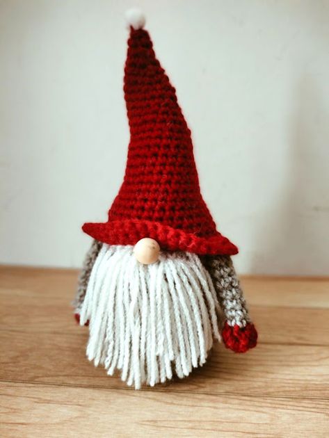 Crochet Gnome Hat Pattern Free, Crochet Christmas Gnome, Crochet Gnomes Pattern Free, Crochet Gnomes, Crocheted Christmas, Crochet Santa, Crochet Xmas, Crochet Collection, Crochet Dolls Free Patterns