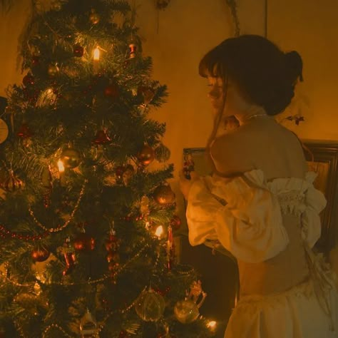 Christmas Fairy Aesthetic, Xmas Tree Photoshoot, Xmas Pfp Aesthetic, Christmas Playlist Cover Aesthetic, Little Women Christmas Aesthetic, Yule Outfit, Cottagecore Christmas Aesthetic, Winter Fairy Aesthetic, Christmas List To Santa