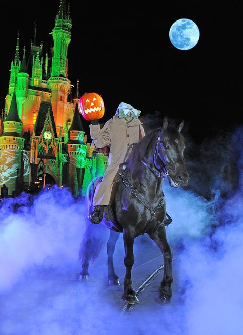 The Headless Horseman- This Halloween Parade, music and fireworks show at the Magic Kingdom during Mickey's Not So Scary Halloween are some of my favorites. Disney World Halloween, Mickey Halloween Party, The Legend Of Sleepy Hollow, Not So Scary Halloween Party, Not So Scary Halloween, Tema Disney, Disneyland Halloween, Halloween Parade, Mickey Halloween