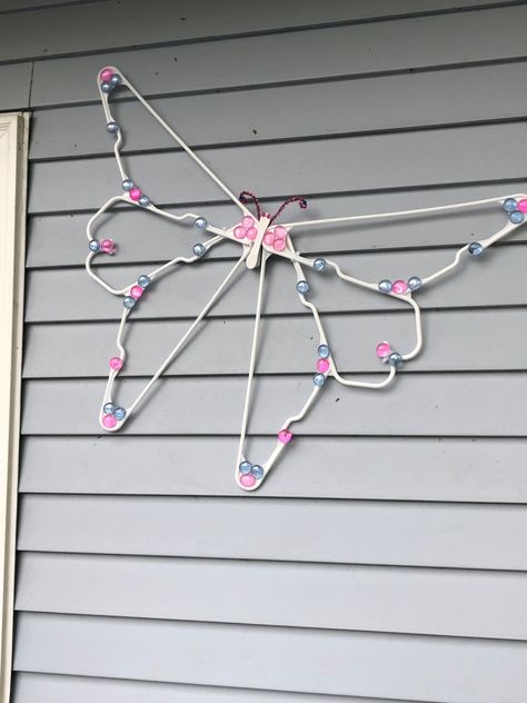 Plastic hanger butterfly Space Saving Christmas Tree, Wire Hanger Crafts, Hanger Christmas Tree, Christmas Tree Craft, Plastic Clothes Hangers, Hanger Crafts, Hanger Decor, Christmas Wreaths Diy Easy, Dollar Tree Diy Crafts