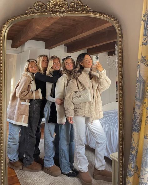 @laurenwolfe on instagram Cute Mountain Outfits, Mountain Girl Outfits, Cabin Weekend Outfit, Winter Cabin Outfit, Winter Getaway Outfits, Mountain Outfit Winter, Cabin Trip Outfit, Lauren Wolfe, Cabin Outfit