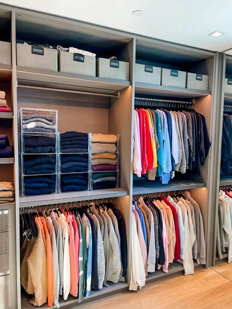 Closet Organization Ideas By Color, Pant Organization, Clothing Storage Ideas, Dream Closet Organization, Y2k Bedroom, Closet Small Bedroom, Organization Design, Modern Organization, Luxury Closets Design