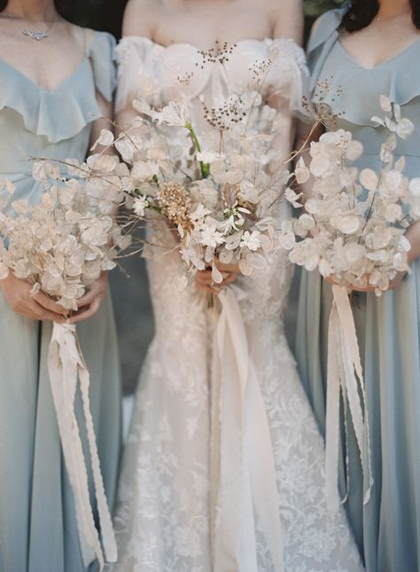 Seeing today's magical wedding in the Redwoods warms our hearts. Maggie + Tom are lovers of something everlasting, and so do we! They opted for a neutral color palette with heaps of undying beauty of dried florals + foliage. See how their road to everlasting life together on #ruffledblog Monochromatic Wedding, Redwood Wedding, Wedding Flower Guide, Bouquet Inspiration, The Redwoods, Dried Florals, Simple Centerpieces, Flower Guide, Wedding Flower Inspiration