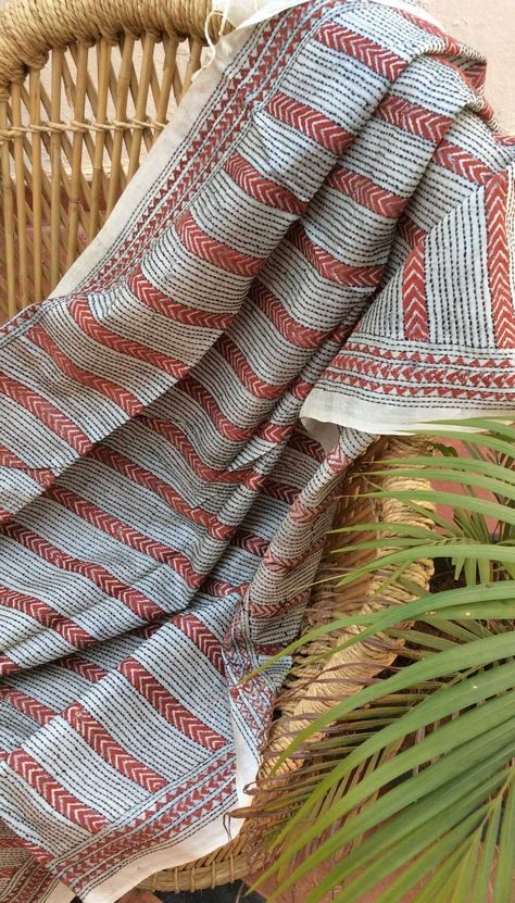 Katha Work Dupatta, Kantha Stitch Dupatta, Traditional Kantha Embroidery Designs, Kantha Work Designs, Katha Stitch Saree, Kantha Work Dupatta, Nakshi Kantha Embroidery, Katha Stitch, Kantha Work Sarees