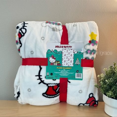 Hello Kitty Christmas Holiday Plush Blanket Throw Tiktok Viral Htf Hsa Super Soft And Cozy Throw Blanket Size 60 X 90 Inche Blanket Christmas Gift Ideas, Hello Kitty Holiday, Hello Kitty Bed, Room Interior Ideas, Hello Kitty Background, Basket Christmas, Hello Kitty Room Decor, Hello Kitty Room, Kitty Background