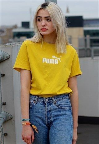 Tshirt Outfits Women Casual, Yellow Tshirt Outfits Women, Yellow Tshirt Outfits, Tshirt Outfits Women, Outfits Women Casual, Sporty Clothes, Yellow Tshirt, Puma Outfit, Crossfit Clothes