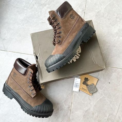 BEELINE x TIMBERLAND PREMIUM BOOT “6-INCH HIGH CLASSIC WATERPROOF SERIES”. 🔗link in Bio to purchase Whatsapp: +234 9050867106 SIZE: 40 - 47 PRICE: N90,000 PREMIUM QUALITY LEATHER For enquiries and to place an order: Whasapp: 09050867106 ❗️link in Bio 🔗 Nationwide | Worldwide delivery ✈️🌍🚚📦 Same day delivery within Lagos 2/3 days outside Lagos state 5/7 working days for international delivery #sld_signatures #sld_store #fashion #timberlandboots #timberland #cityboy #style #streetstyl... Timberland Premium, City Boy, Timberland Boots, Same Day Delivery, Link In Bio, Premium Quality, Boots, Leather, Quick Saves