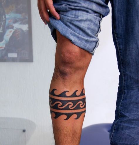 Band Ocean Waves Male Tribal Tattoos On Legs Tato Maori, Tattoo Band, Surf Tattoo, Tattoo Trend, Tattoo Inspiration Men, Samoan Tattoo, Hawaiian Tattoo, Back Of Shoulder Tattoo, Leg Tattoo Men