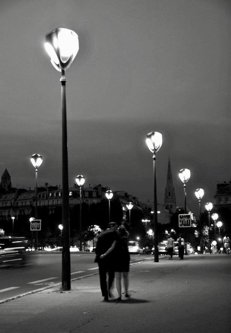 Kiss Black Aesthetic, Night Couple Aesthetic, Paris Romance Aesthetic, Poem Wallpaper, Paris Aesthetic Night, Dark Memories, Midnight Walk, Midnight Romance, Paris Romance