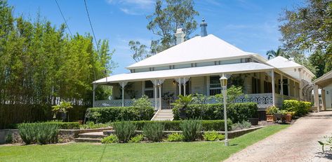 Ipswich Qld, Resort Style Pool, Real Estate Property, Backyard Inspo, Australian Homes, Houses For Sale, Resort Style, Bay Window, Country Cottage