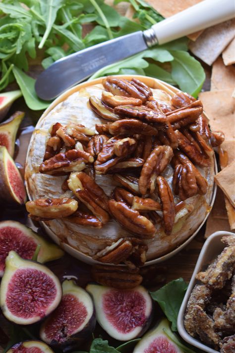 Maple Pecan Baked Brie - Julia's Cuisine Cranberry Baked Brie, Pecan Baked Brie, Make Ahead Appetizers, Vegetarian Salads, Maple Pecan, Baked Brie, Creamy Cheese, Quick Desserts, Quick Dinner Recipes