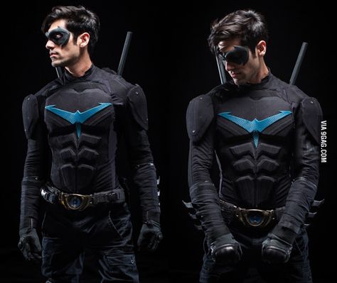 Any Nightwing fans out there? - 9GAG Nightwing Halloween Costume, Gay Halloween Costumes, Nightwing Batman, Nightwing Cosplay, Superhero Art Projects, Dc Costumes, Robin Cosplay, Catwoman Cosplay, Superhero Cosplay