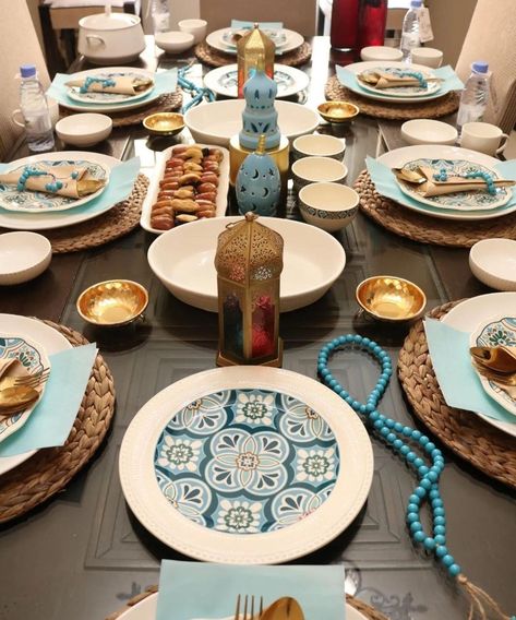 Ramadhan Decor, Ramadan Table Setting, Ramadan Table Decor, Eid Ul Fitr Decorations, Table Plates, Ramadan Table, Table Setting Design, Ramadan Party, Ramadan Collection