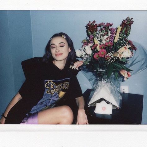 finally scanned polaroids from wier tour 💜 @oliviaobrien #oliviaobrien #polaroids #filmphotography #musicphotography Olivia O Brien Aesthetic, Olivia O'brien Aesthetic, Music Pfp, Purple Blonde Hair, Olivia Obrien, Purple Blonde, Halloween Instagram, Poster Halloween, Hair Tattoo