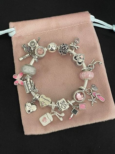 Pandora Charm Bracelet Aesthetic, Pandora Bracelet Aesthetic, Jam Aesthetic, Crochet Instagram, Pandora Bracelet Charms Ideas, Xoxo Jewelry, Girly Bracelets, Pandora Bracelet Designs, Images Hello Kitty