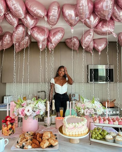 Birthday Breakfast Party, Sweet Sixteen Birthday Party Ideas, Brunch Decor, Day With Friends, Events Planning, Cute Birthday Ideas, Birthday Dinner Party, Birthday Breakfast, Galentines Party