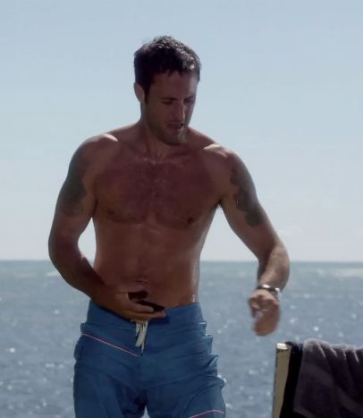 Josh Lucas, Hawaii Five O, Chest Workouts, Alex O'loughlin, Most Handsome Men, Great Movies, Tv Stars, Celebrities Male, Muscles