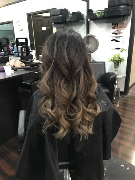 Ash brown balayage Long Hair Blonde, Brown Ombre Hair Color, Brown Ombre Hair, Brown Hair Inspo, Hair Color Caramel, Stunning Hairstyles, Caramel Hair, Brunette Balayage Hair, Hair Color Shades