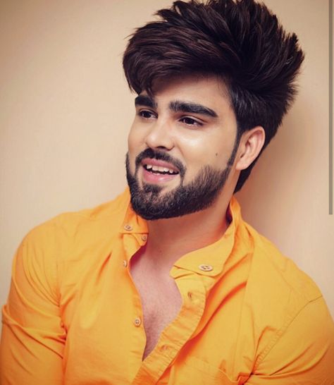 Inder Chahal Inder Chahal Photos, Inder Chahal, Hairstyles Boys, Jubin Shah, Biker Girl Outfits, Dp Pic, Hands Aesthetic, Gym Boy