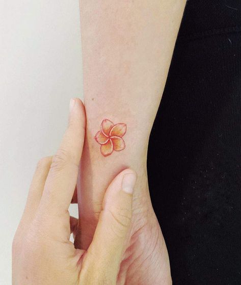 Top 70+ Best Plumeria Tattoo Ideas - [2022 Inspiration Guide] - Next Luxury Frangipani Flower Tattoo, Thai Flower Tattoo, Plumeria Flower Tattoos, Frangipani Tattoo, Plumeria Tattoo, Pretty Flower Tattoos, Hawaii Tattoos, Pineapple Tattoo, Flower Wrist Tattoos