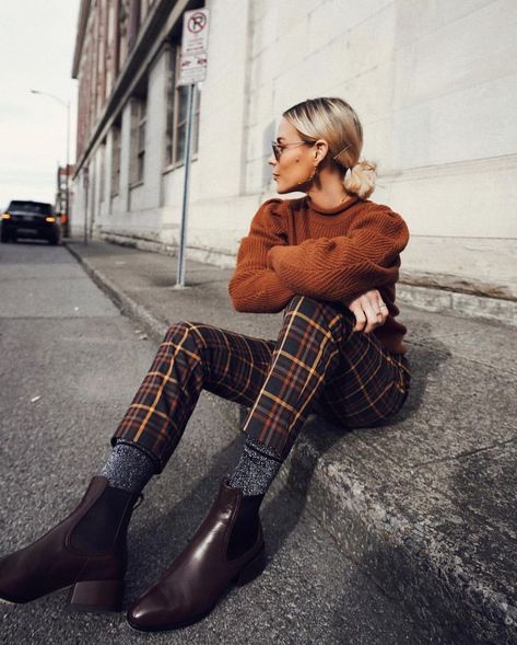 - casual fall outfit, winter outfit, style, outfit inspiration, millennial fashion, street style, boho, vintage, grunge, casual, indie, urban, hipster, minimalist, dresses, tops, blouses, pants, jeans, denim, jewelry, accessories Bustier Outfit, Winter Outfits Warm, Millennials Fashion, Urban Outfitters Jeans, Winter Lookbook, Hipster Outfits, Indie Outfits, Hipster Fashion, Outfits Winter