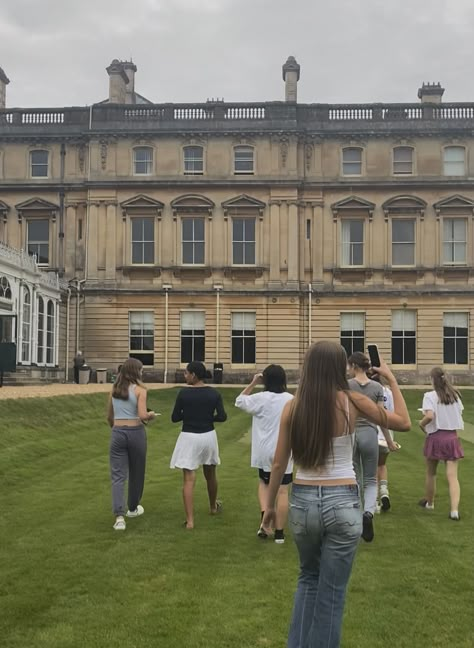 boarding school London Boarding School Aesthetic, Rich Boarding School Aesthetic, British Boarding School Aesthetic, Swiss Boarding School Aesthetic, Boarding School Dorm Aesthetic, Binding 13 Chloe Walsh, England Boarding School, Swiss Boarding School, British Boarding School