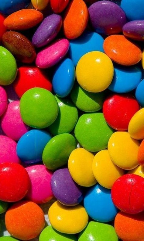 Colorful Candy Photography, Candy Photography, Candy Background, New Nature Wallpaper, Sleepover Food, Food Wallpaper, Rainbow Aesthetic, Trending Pins, 背景 シンプル