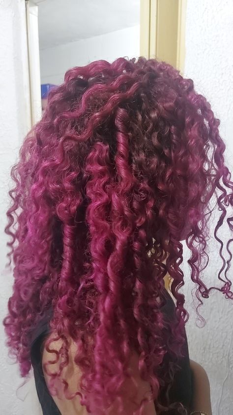 Fuschia Hair Black Women, Purplish Pink Hair, Magenta Curly Hair, Hot Pink Curly Hair, Pink 4c Hair, Y2k Hair Dye, Purple Curly Hair, Curly Pink Hair, Pink Curly Hair