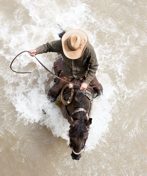 Daily Man Up (26 Photos) - Suburban Men Cowboy Aesthetic, Real Cowboys, Western Photography, Into The West, Wilde Westen, Cowboy Horse, Western Life, Cowboy Up, Cowboy Art