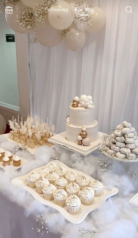 Cloud Baby Shower Theme, Pearl Bridal Shower, Cloud Theme, Winter Wonderland Baby Shower, Bridal Shower Inspo, Baby Shower Theme Decorations, Moon Baby Shower, Shower Desserts, On Cloud Nine