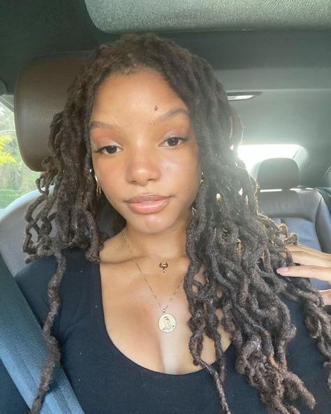 Chloe Halle, Chloe And Halle, Chloe Bailey, Chloe X Halle, Halle Bailey, Black Femininity, Dreadlock Hairstyles, Locs Hairstyles, Halle